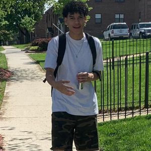 Meet your Posher, Johnsi